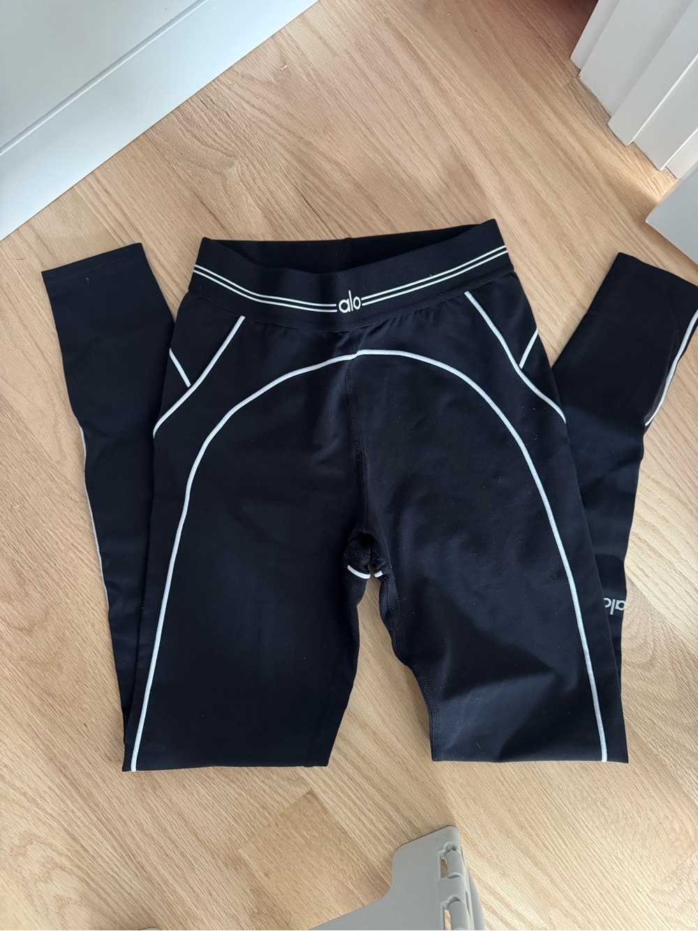 ALO Yoga Black Leggings by with White Reflective Piping